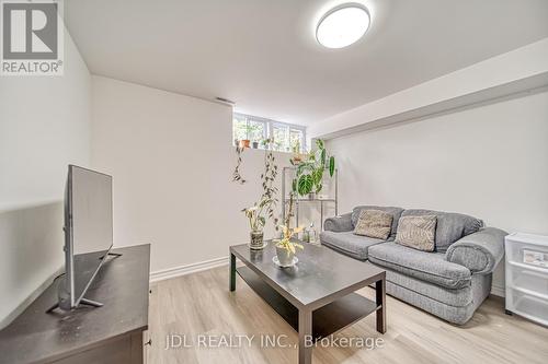 90 Glendower Circuit, Toronto, ON - Indoor Photo Showing Living Room