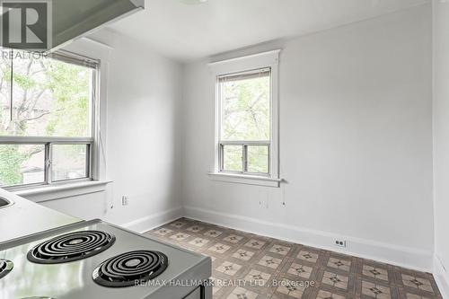 336 Mortimer Avenue, Toronto, ON - Indoor Photo Showing Kitchen