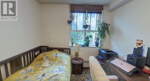 310 - 270 Palmdale Drive, Toronto, ON - Indoor Photo Showing Bedroom