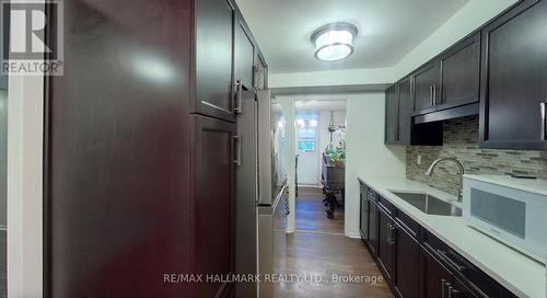 310 - 270 Palmdale Drive, Toronto, ON - Indoor Photo Showing Kitchen