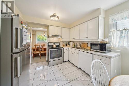 16 Rooksnest Trail, Toronto, ON - Indoor Photo Showing Kitchen