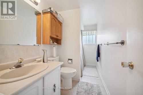 16 Rooksnest Trail, Toronto, ON - Indoor Photo Showing Bathroom