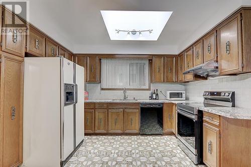 299 Huntsmill Boulevard, Toronto, ON - Indoor Photo Showing Kitchen