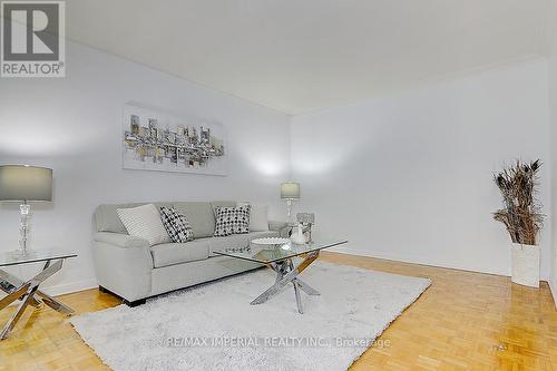 299 Huntsmill Boulevard, Toronto, ON - Indoor Photo Showing Living Room