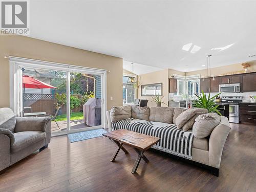 3289 Broadview Road Unit# 39, West Kelowna, BC - Indoor Photo Showing Living Room