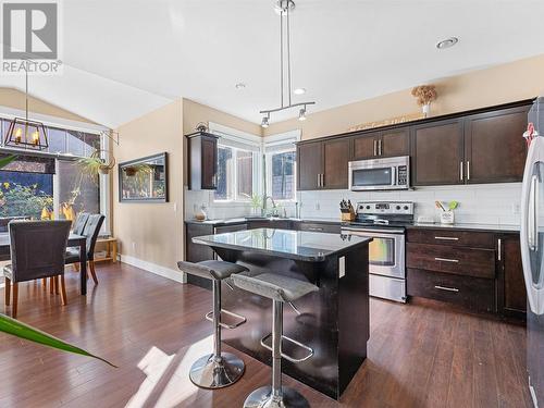 3289 Broadview Road Unit# 39, West Kelowna, BC - Indoor Photo Showing Kitchen With Upgraded Kitchen