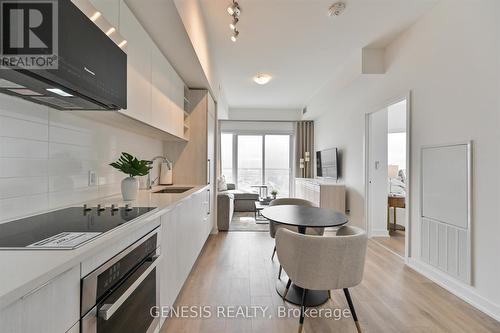 2910 - 2033 Kennedy Road, Toronto, ON - Indoor Photo Showing Kitchen With Upgraded Kitchen