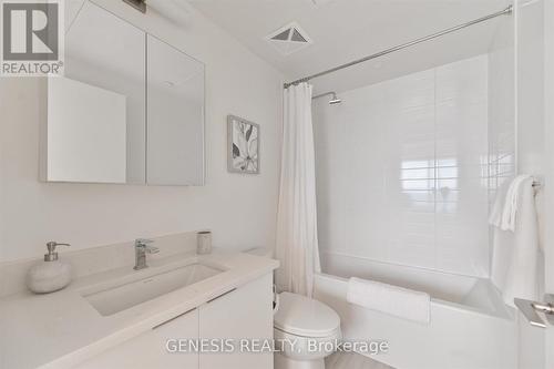 2910 - 2033 Kennedy Road, Toronto, ON - Indoor Photo Showing Bathroom