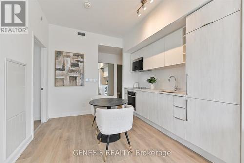 2910 - 2033 Kennedy Road, Toronto, ON - Indoor Photo Showing Kitchen