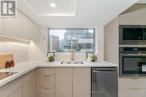 701 - 717 Bay Street, Toronto, ON - Indoor Photo Showing Kitchen