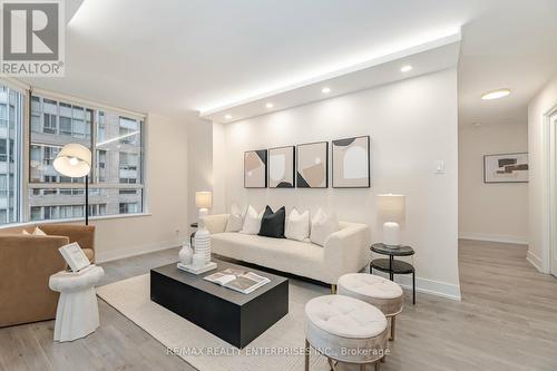 701 - 717 Bay Street, Toronto, ON - Indoor Photo Showing Living Room