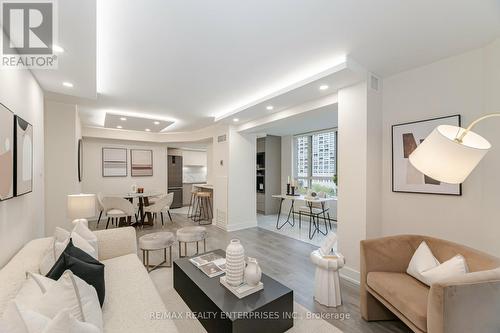 701 - 717 Bay Street, Toronto, ON - Indoor Photo Showing Living Room