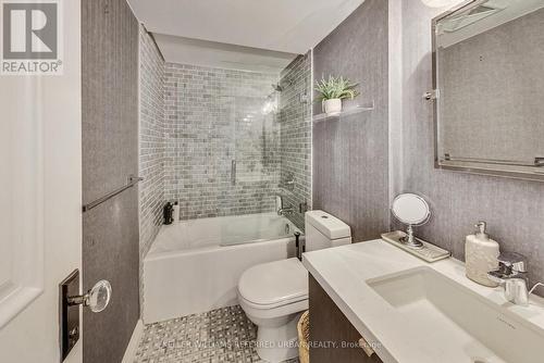 413 - 155 Yorkville Avenue, Toronto, ON - Indoor Photo Showing Bathroom