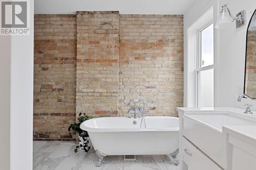 300 Crawford Street, Toronto, ON - Indoor Photo Showing Bathroom