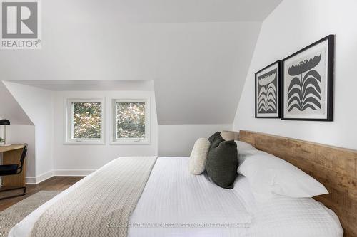 300 Crawford Street, Toronto, ON - Indoor Photo Showing Bedroom