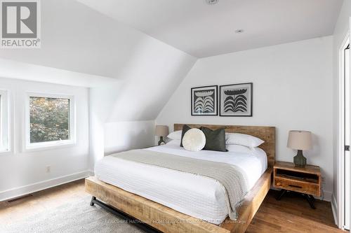 300 Crawford Street, Toronto, ON - Indoor Photo Showing Bedroom