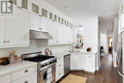 300 Crawford Street, Toronto, ON - Indoor Photo Showing Kitchen