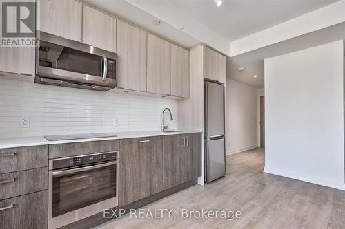 2216 - 1926 Lakeshore Boulevard W, Toronto, ON - Indoor Photo Showing Kitchen