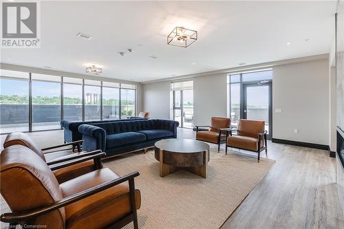 15 Glebe Street Unit# 1813, Cambridge, ON - Indoor Photo Showing Living Room