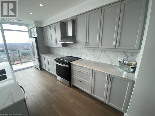 15 Glebe Street Unit# 1813, Cambridge, ON - Indoor Photo Showing Kitchen With Upgraded Kitchen