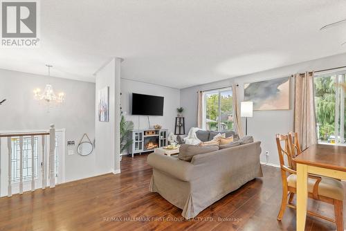 9 Whitley Lane, Quinte West, ON - Indoor Photo Showing Living Room