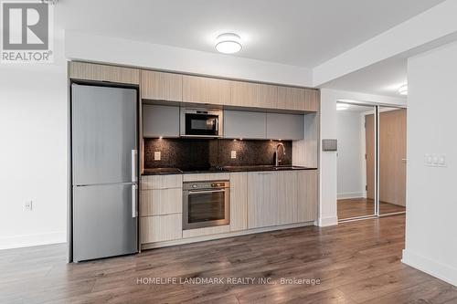 1106 - 575 Bloor Street E, Toronto, ON - Indoor Photo Showing Kitchen