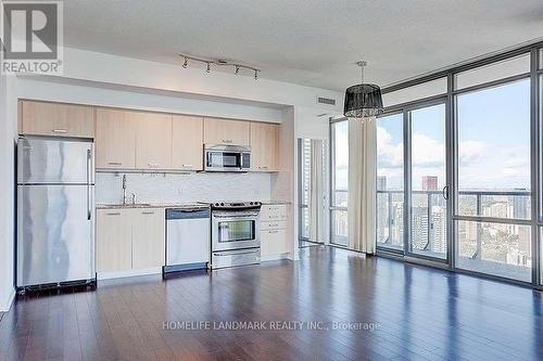 4808 - 832 Bay Street, Toronto, ON - Indoor Photo Showing Kitchen