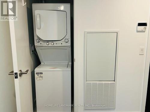 1512 - 501 Yonge Street, Toronto, ON - Indoor Photo Showing Laundry Room