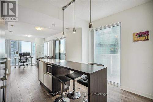 1010 - 100 Harbour Street, Toronto, ON - Indoor Photo Showing Dining Room