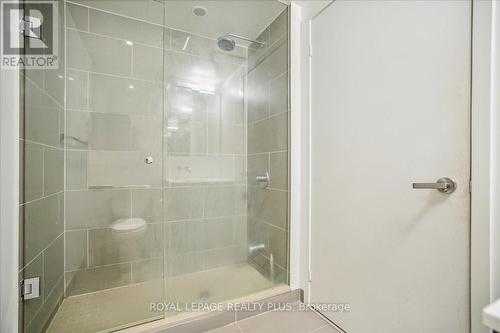 1010 - 100 Harbour Street, Toronto, ON - Indoor Photo Showing Bathroom