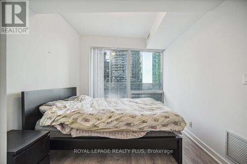 1010 - 100 Harbour Street, Toronto, ON - Indoor Photo Showing Bedroom