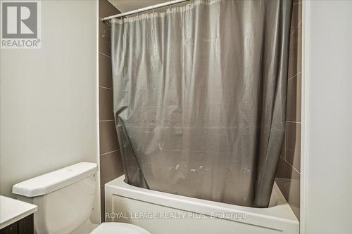 1010 - 100 Harbour Street, Toronto, ON - Indoor Photo Showing Bathroom