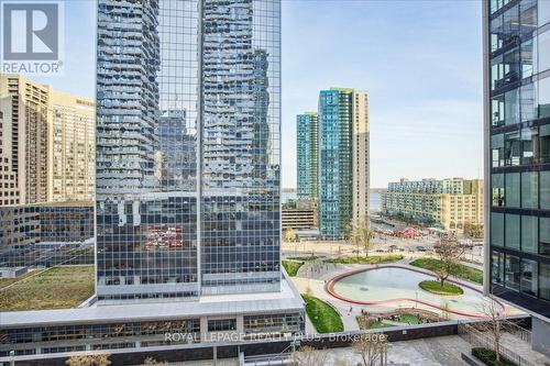 1010 - 100 Harbour Street, Toronto, ON - Outdoor With Facade