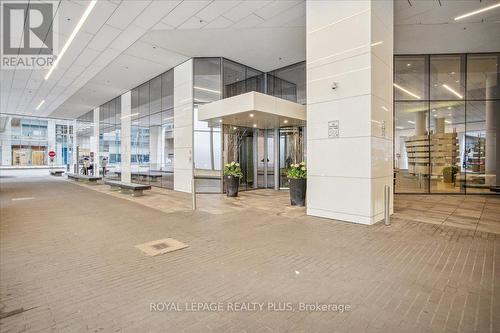 1010 - 100 Harbour Street, Toronto, ON - Indoor Photo Showing Other Room