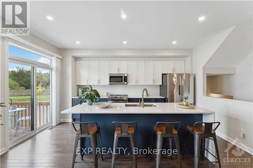 429 Kayak Street, Ottawa, ON - Indoor Photo Showing Kitchen With Double Sink With Upgraded Kitchen