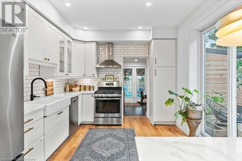 120 Gibson Avenue, Hamilton, ON - Indoor Photo Showing Kitchen With Upgraded Kitchen