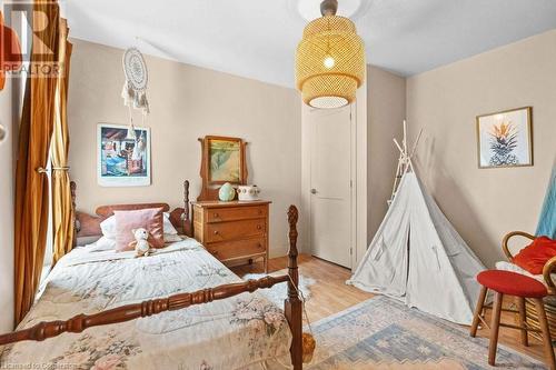 120 Gibson Avenue, Hamilton, ON - Indoor Photo Showing Bedroom