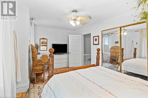 120 Gibson Avenue, Hamilton, ON - Indoor Photo Showing Bedroom