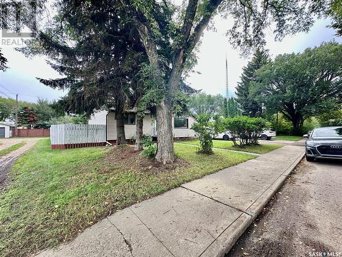 326 Ottawa Avenue N, Saskatoon, SK - Outdoor