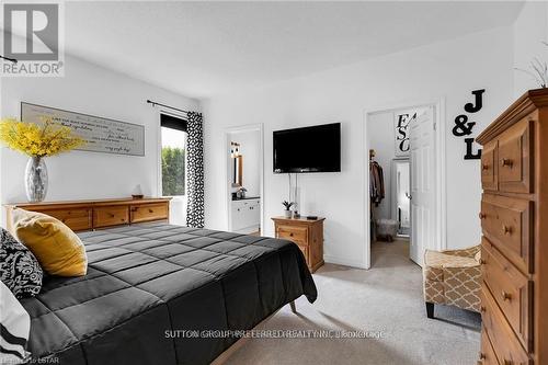 79 Edgevalley Road, London, ON - Indoor Photo Showing Bedroom