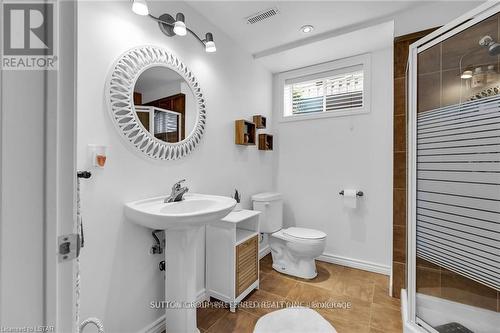 79 Edgevalley Road, London, ON - Indoor Photo Showing Bathroom