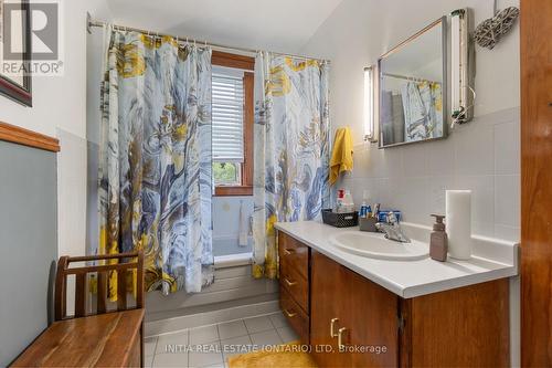 361 Devine Street, Sarnia, ON - Indoor Photo Showing Bathroom