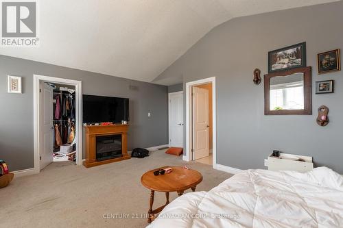 2087 Cherrywood Trail, London, ON - Indoor Photo Showing Bedroom