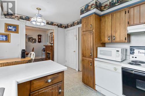 289 Whiting Street, Ingersoll (Ingersoll - South), ON - Indoor Photo Showing Kitchen