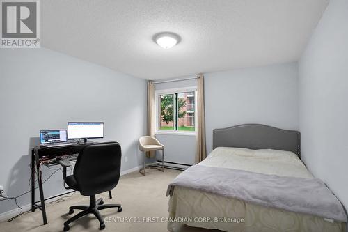 14 - 140 Conway Drive, London, ON - Indoor Photo Showing Bedroom