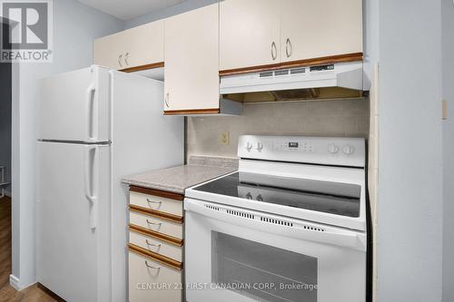 14 - 140 Conway Drive, London, ON - Indoor Photo Showing Kitchen