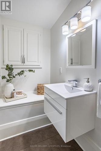 846 Colborne Street, London, ON - Indoor Photo Showing Laundry Room