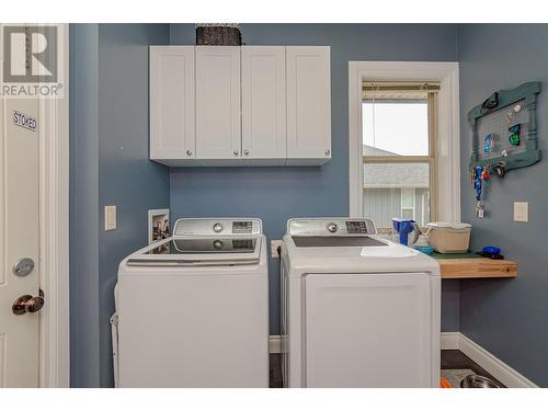 Laundry - 1791 23 Street Ne, Salmon Arm, BC - Indoor Photo Showing Laundry Room