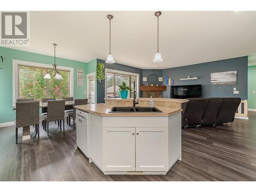 1791 23 Street Ne, Salmon Arm, BC - Indoor Photo Showing Other Room