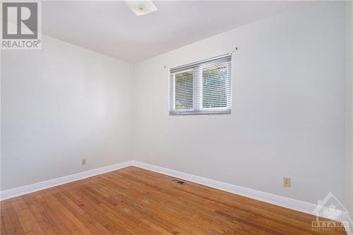 28 Roundhay Drive, Ottawa, ON - Indoor Photo Showing Other Room